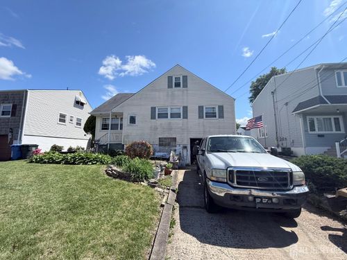 18 Brandywine Road, Fords, NJ, 08863 | Card Image