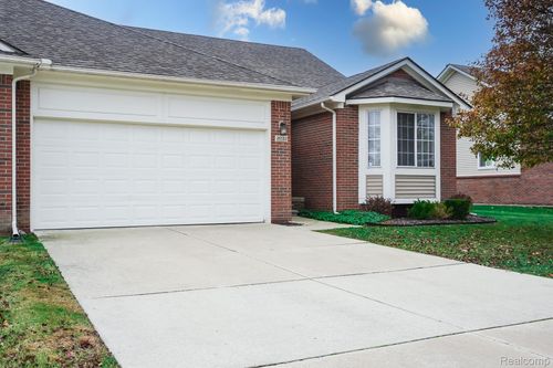 26122 Joanne Smith Ln, Chesterfield, MI, 48051-3303 | Card Image