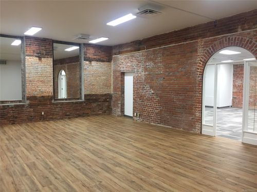 200-1005 Broad St, Victoria, BC, V8W2A1 | Card Image