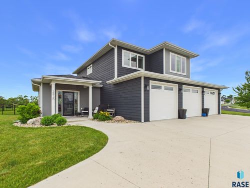2820 Sweetgrass Dr Drive, Brookings, SD, 57006 | Card Image