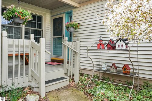 2866 E Crown Dr, Traverse City, MI, 49685-7126 | Card Image