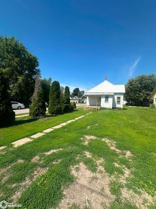 402 N Weller, Ottumwa, IA, 52501 | Card Image