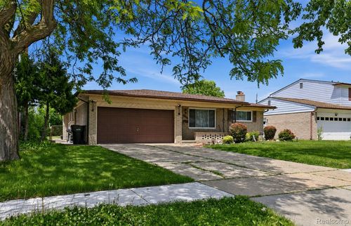 3125 Hedge Dr, Sterling Heights, MI, 48310-6088 | Card Image