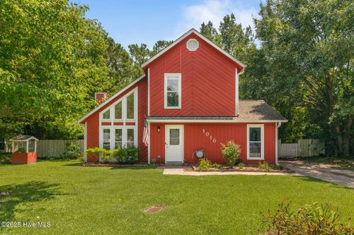 1010 Springdale Dr, Jacksonville, NC, 28540-3323 | Card Image