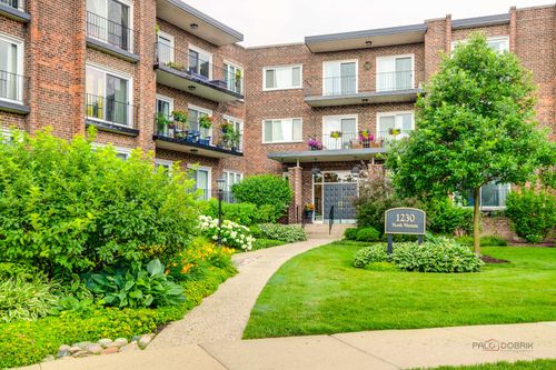 apt-211-1230 N Western Ave, Lake Forest, IL, 60045-1246 | Card Image