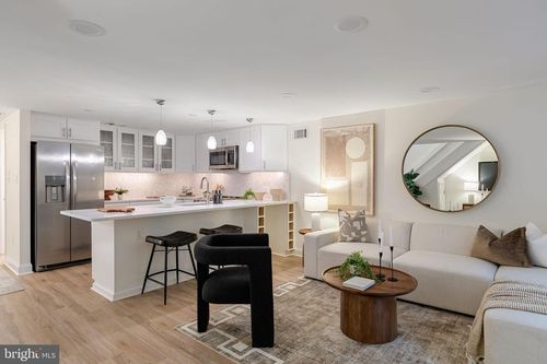 4-1914 Fairmount Ave, PHILADELPHIA, PA, 19130-2012 | Card Image