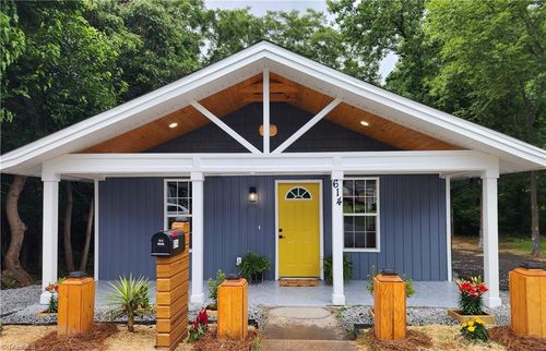 614 Huger St, Thomasville, NC, 27360-3636 | Card Image