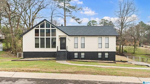 207 11th Pl, PLEASANT GROVE, AL, 35127-1948 | Card Image