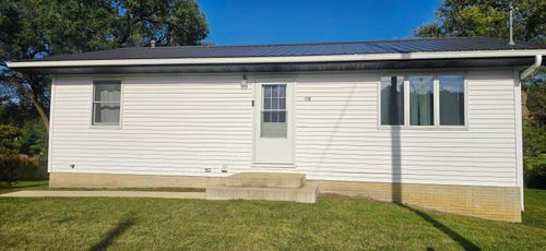 110 1st Ave Nw, Waucoma, IA, 52171-9401 | Card Image