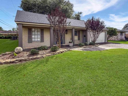 6215 Westgate Dr, Beaumont, TX, 77706-4321 | Card Image