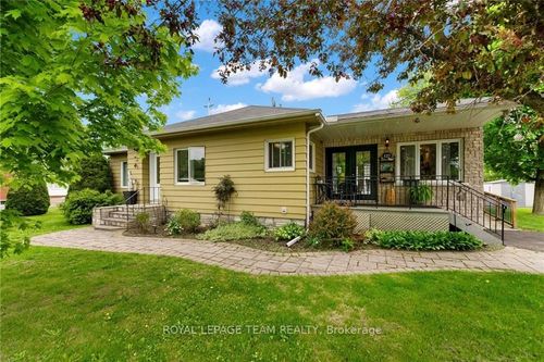 127 Grant Blvd, Renfrew, ON, K7V2P3 | Card Image