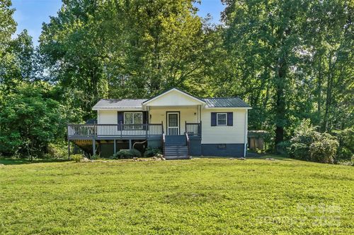 352 Jakes Branch Rd, Spruce Pine, NC, 28777-8428 | Card Image