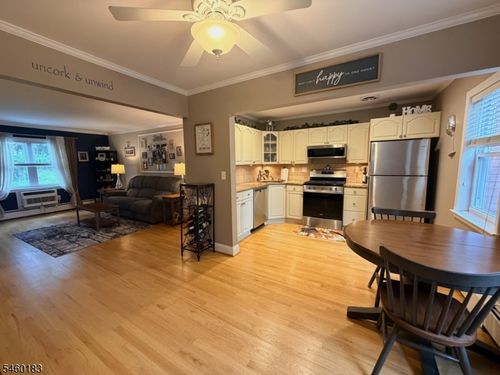 1a-1124 Valley Rd, Wayne, NJ, 07470-2345 | Card Image