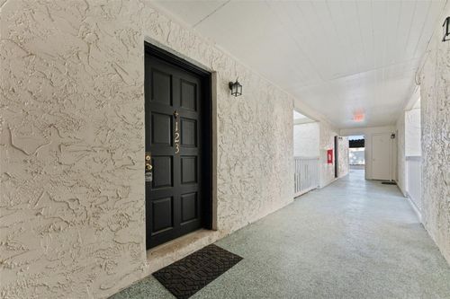 123-4611 W North B St, TAMPA, FL, 33609-1949 | Card Image