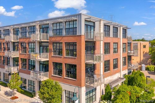 unit-302-2051 Villa Rd, Birmingham, MI, 48009-6571 | Card Image