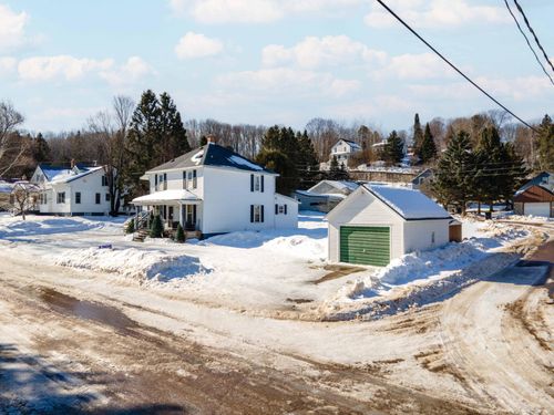 209 W Railroad St, Caspian, MI, 49915-5151 | Card Image