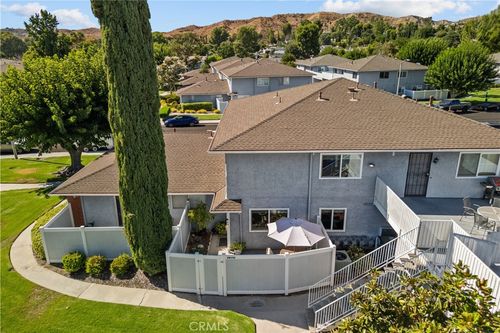 28152 Robin Ave, Saugus, CA, 91350-2051 | Card Image