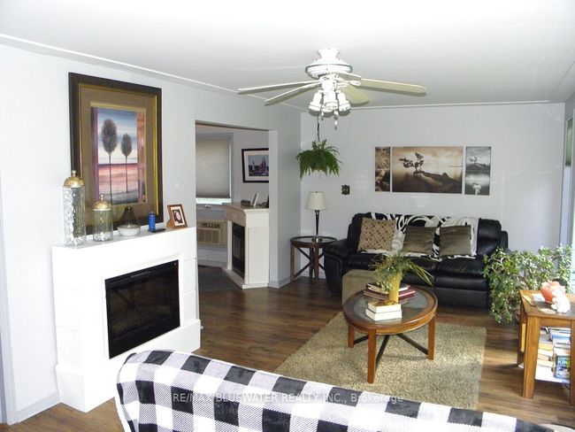 6016 Max Dr, House other with 2 bedrooms, 2 bathrooms and 6 parking in Kettle And Stony Point Fn ON | Image 14