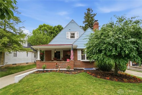 335 East Dr, Oakwood, OH, 45419-1750 | Card Image