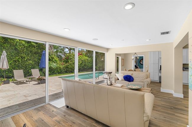 926 Pebble Ln, House other with 3 bedrooms, 2 bathrooms and null parking in Indian River Shores FL | Image 17