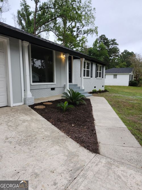 2215 Park Ln, Valdosta, GA, 31602-2756 | Card Image