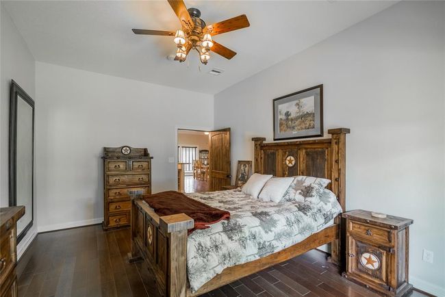 Notice how large the master bedroom is, with plenty of room for more furniture. | Image 23