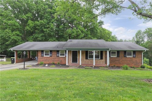 429 Mendenhall Dr, Winston-Salem, NC, 27127-9165 | Card Image
