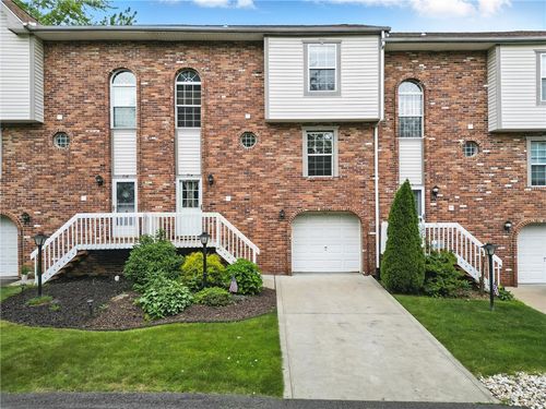 714 Carters Grove Dr, Gibsonia, PA, 15044-9568 | Card Image