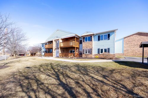 apt-84-1325 Harbour Blvd, Trenton, MI, 48183-2180 | Card Image