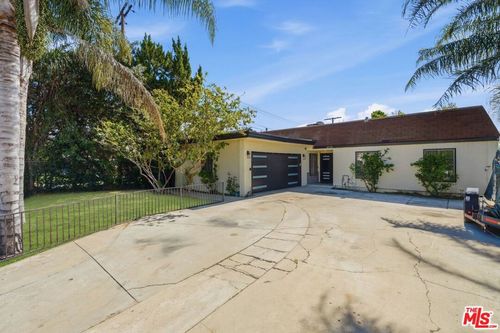 18720 Chase St, Northridge, CA, 91324 | Card Image