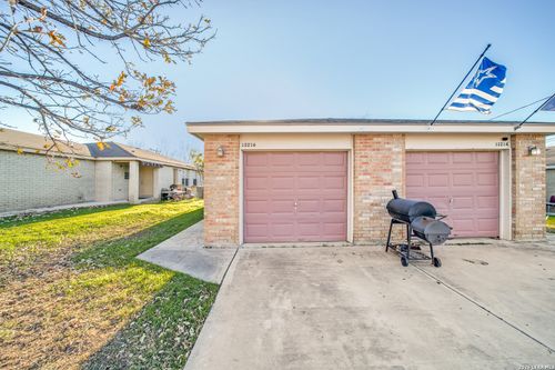 12216 Maverick Bluff St, San Antonio, TX, 78247-3901 | Card Image