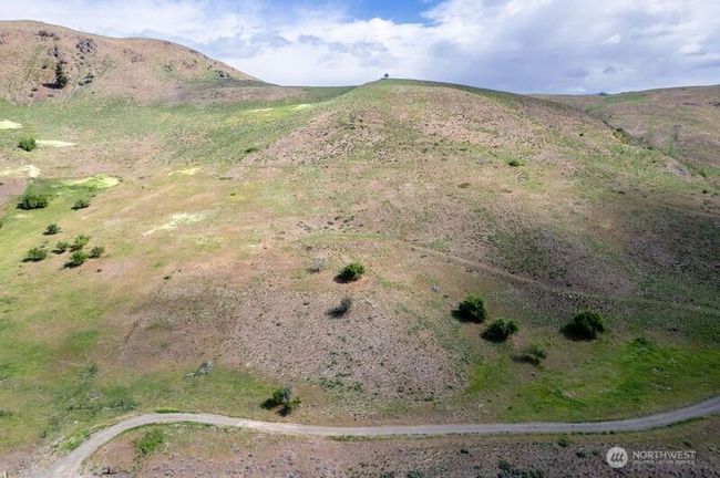 Acreage from high with hillside backdrop | Image 28