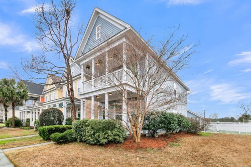 100 Hyacinth St, Summerville, SC, 29483-5560 | Card Image