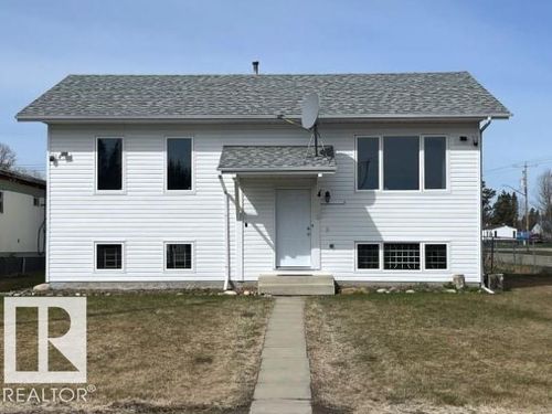 130 1 St, Blue Ridge, AB, T0E0B0 | Card Image