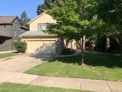 32239 Auburn Dr, Beverly Hills, MI, 48025-4234 | Card Image