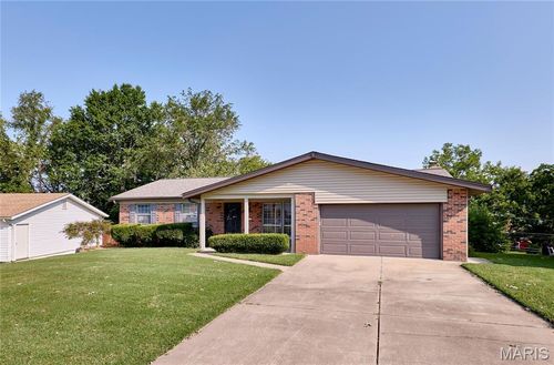 4111 Lockport Dr, Bridgeton, MO, 63044-3425 | Card Image