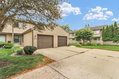 2426-2426 Morrissey Park Dr, Champaign, IL, 61821-7040 | Card Image