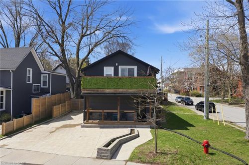 4733 River Rd, Niagara Falls, ON, L2E3G3 | Card Image