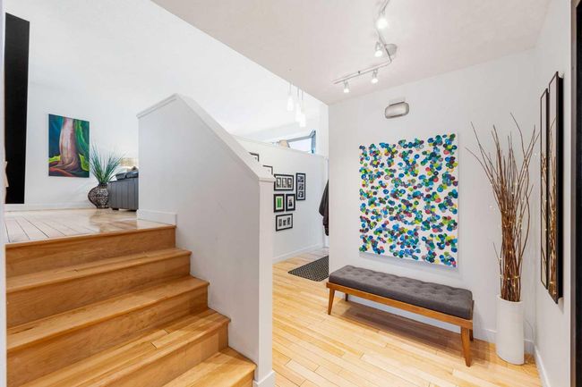 43 Coachwood Place Sw, House other with 4 bedrooms, 4 bathrooms and 4 parking in Calgary AB | Image 6