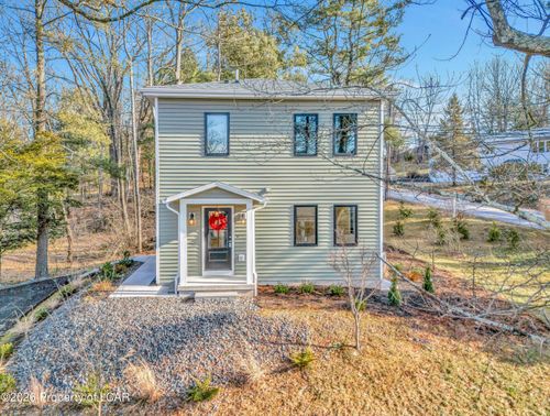 2 Gay Ave, Nuangola, PA, 18707-9225 | Card Image