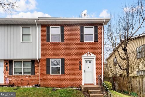 8611 Harrison Ct, MARSHALL, VA, 20115-3737 | Card Image