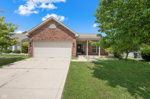 452 Southern Pines Dr, Whiteland, IN, 46184-9740 | Card Image