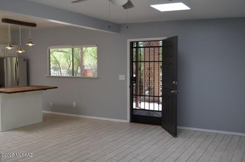 9159 E Broadway Boulevard, Tucson, AZ, 85710 | Card Image