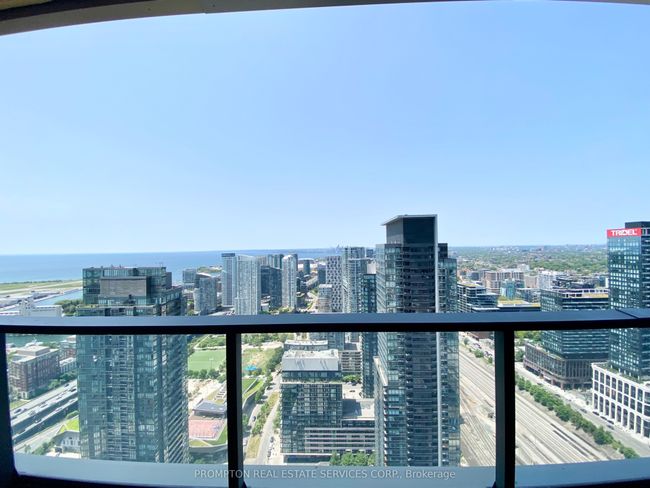 5001 - 3 Concord Cityplace Way, Condo with 1 bedrooms, 1 bathrooms and null parking in Toronto ON | Image 4