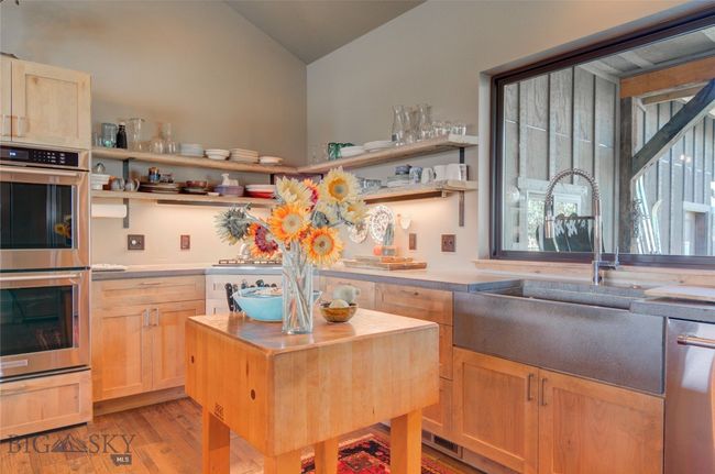 11762 Gooch Hill Rd, House other with 3 bedrooms, 3 bathrooms and null parking in Gallatin Gateway MT | Image 6