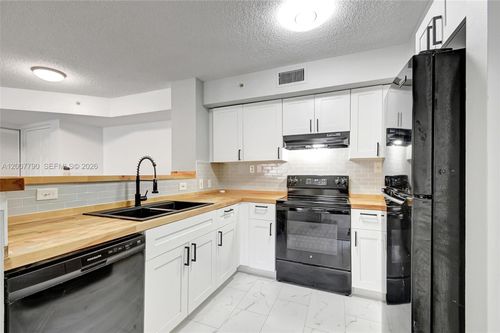 204-7808 Sonoma Springs Cir, Lake Worth, FL, 33463 | Card Image