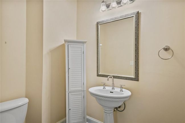 4505 Lakefield Bnd, House other with 4 bedrooms, 3 bathrooms and 2 parking in Berkeley Lake GA | Image 15