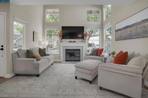 235 Pebblecreek Ct, Martinez, CA, 94553-6808 | Card Image