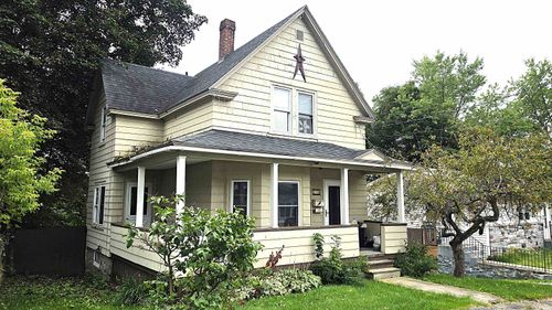 212 Park St, Berlin, NH, 03570-1861 | Card Image