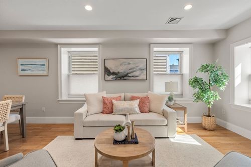 apt-102-120 W 7th St, Boston, MA, 02127-2572 | Card Image